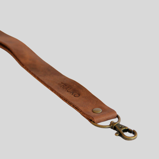 Lanyard de Cuero Café, regalo corporativo personalizado con logo